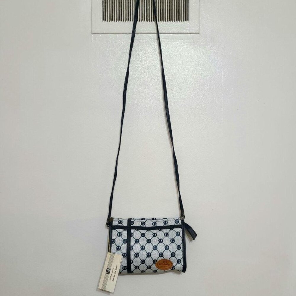 White & Navy Patterned Shoulder Bag